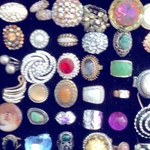 Largw lot of cocktail rings 36 in the box